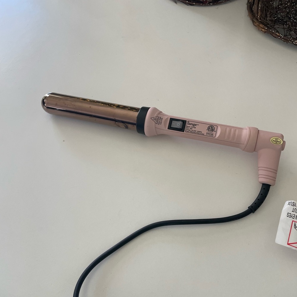 L’ange titanium curling wand 1.5”